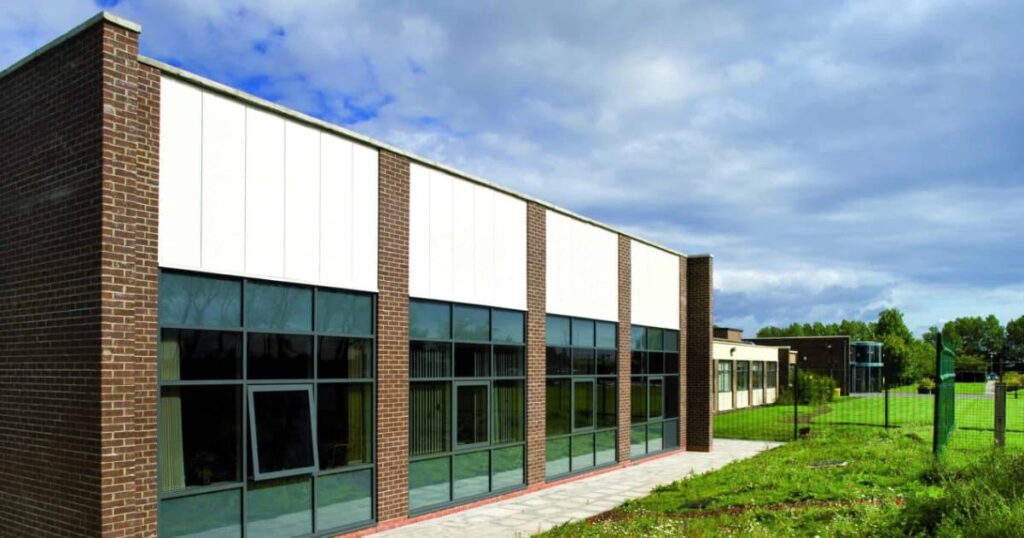 Commercial building with a flat roof